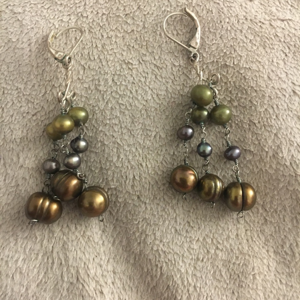 Fresh Water Pearl Dangling Earrings